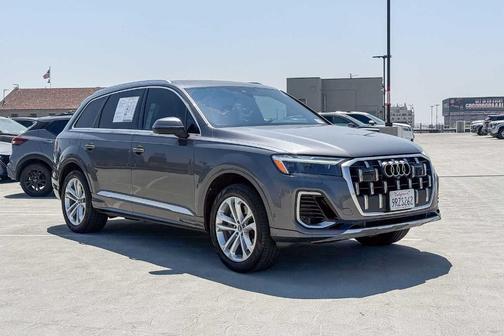 Samurai Gray Metallic 2025 Audi Q7 55 Premium Plus