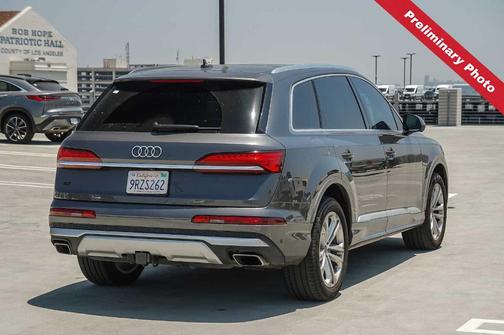 Samurai Gray Metallic 2025 Audi Q7 55 Premium Plus