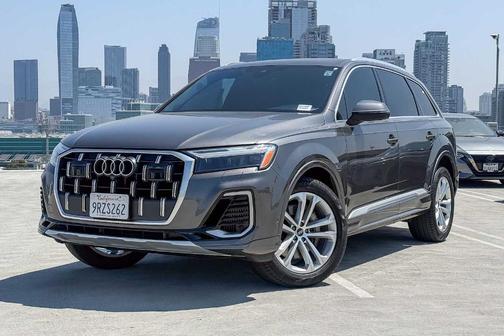 Samurai Gray Metallic 2025 Audi Q7 55 Premium Plus