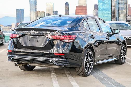 Black 2025 Nissan Sentra SR