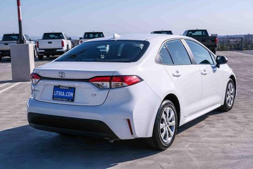 Ice 2025 Toyota Corolla LE