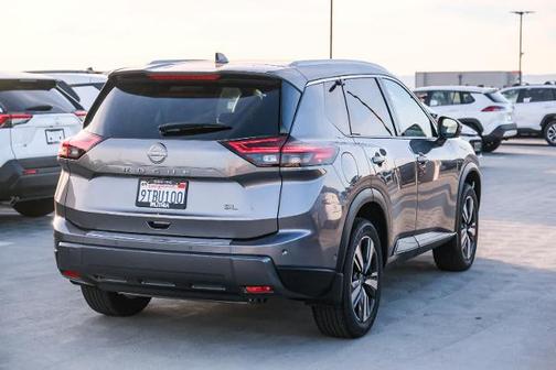 2025 Nissan Rogue SL