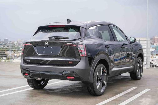 Super Black 2026 Nissan Kicks SR
