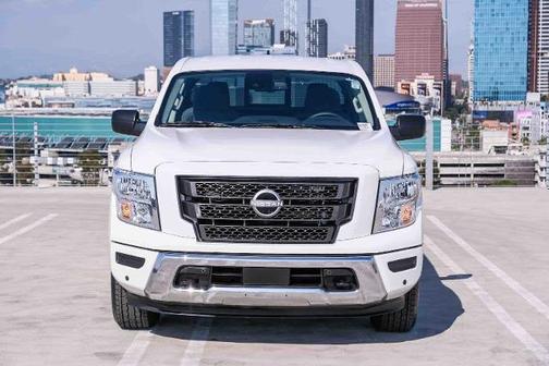 2023 Nissan Titan SV