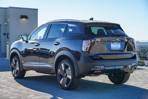 Super Black 2026 Nissan Kicks SR