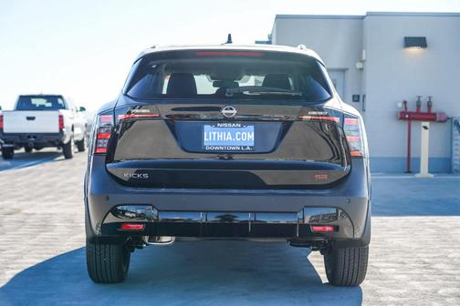Super Black 2026 Nissan Kicks SR