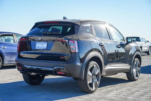 Super Black 2026 Nissan Kicks SR