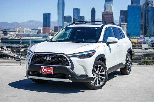 Wind Chill Pearl 2023 Toyota Corolla Cross XLE