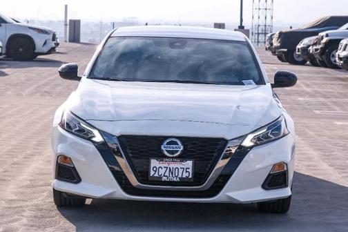 2022 Nissan Altima 2.5 SR