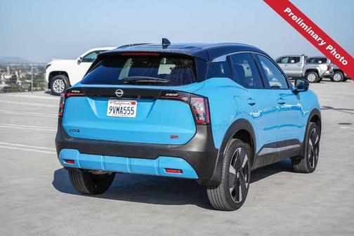2t Ice Blk Roof 2025 Nissan Kicks SR