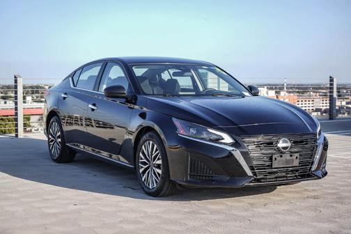 Black 2025 Nissan Altima SV