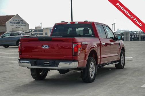 Rapid Red Metallic Tinted Clearcoat 2025 Ford F-150 XLT