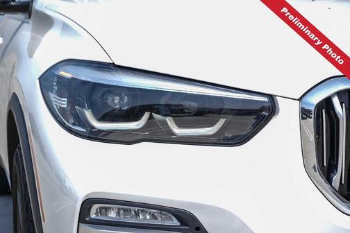 Mineral White Metallic 2019 BMW X5 xDrive40i