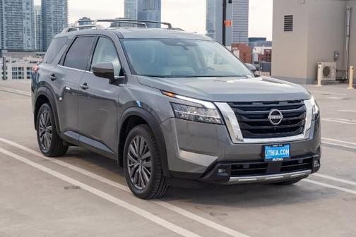 2022 Nissan Pathfinder SL