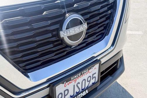 Brilliant Silver Metallic 2023 Nissan Rogue SV