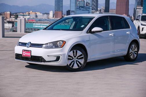 White 2016 Volkswagen e-Golf SE