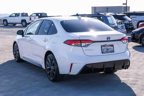 Ice 2025 Toyota Corolla Hybrid SE