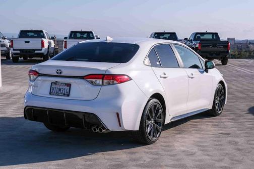 Ice 2025 Toyota Corolla Hybrid SE