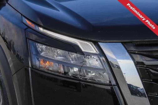 Black 2024 Nissan Pathfinder SV