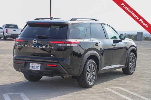 Black 2024 Nissan Pathfinder SV