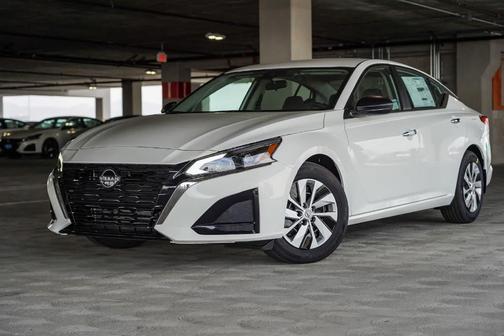 Glacier White 2025 Nissan Altima S
