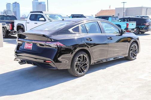 Black 2027 Nissan Sentra SR