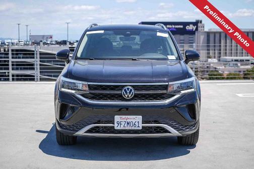 Deep Black Pearl Effect 2023 Volkswagen Taos 1.5T SE
