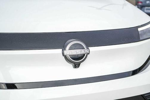 Everest White P 2026 Nissan Leaf SV+