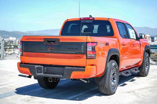 Afterburn Orang 2026 Nissan Frontier PRO-4X
