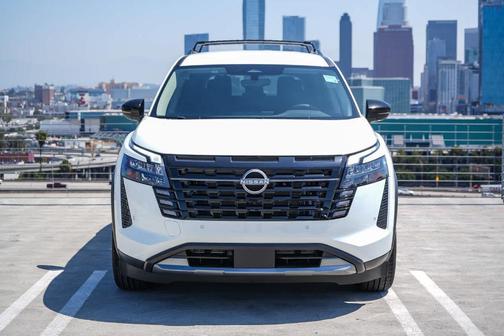 Everest White P 2026 Nissan Pathfinder SL
