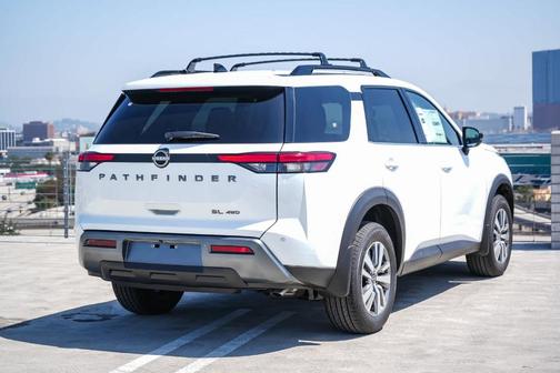 Everest White P 2026 Nissan Pathfinder SL