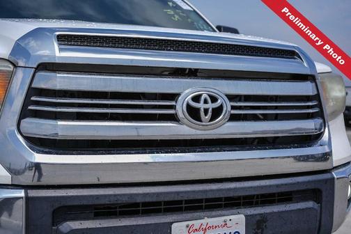 Super White 2017 Toyota Tundra SR5