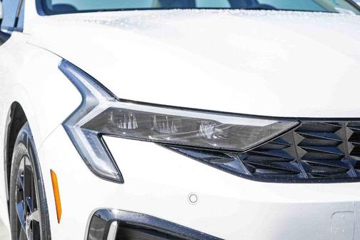 Snow White Pearl 2025 Kia K5 LXS