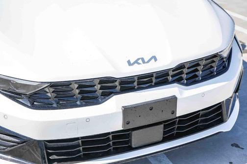 Snow White Pearl 2025 Kia K5 LXS
