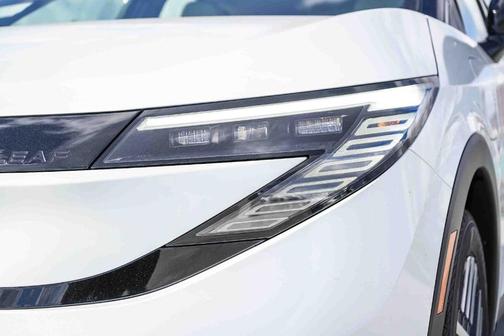 White / Black 2026 Nissan Leaf SV+
