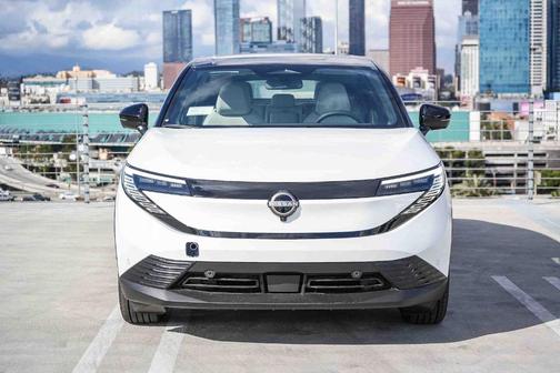 White / Black 2026 Nissan Leaf SV+