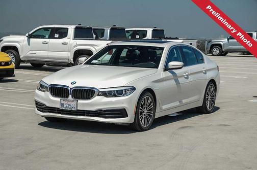 Alpine White 2019 BMW 530 i