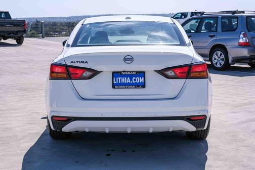 Glacier White 2025 Nissan Altima SV