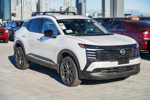 Aspen White Tri 2026 Nissan Kicks SR