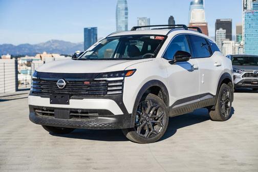 Aspen White Tri 2026 Nissan Kicks SR