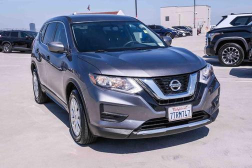 Gun Metallic 2017 Nissan Rogue S