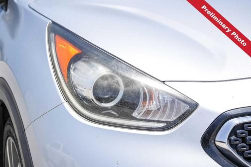 Silky Silver 2017 Kia Niro Touring
