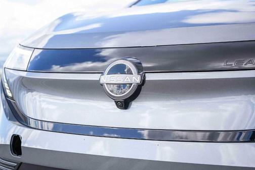 Gun Metallic 2026 Nissan Leaf SV+