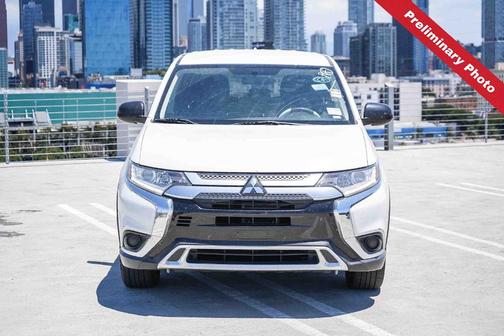 Pearl White 2019 Mitsubishi Outlander ES