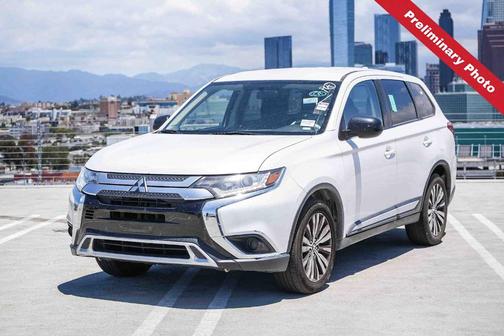 Pearl White 2019 Mitsubishi Outlander ES