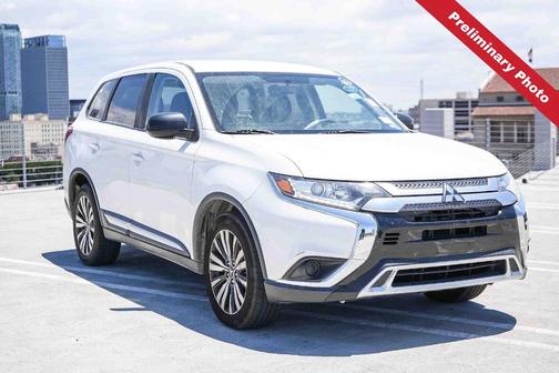 Pearl White 2019 Mitsubishi Outlander ES