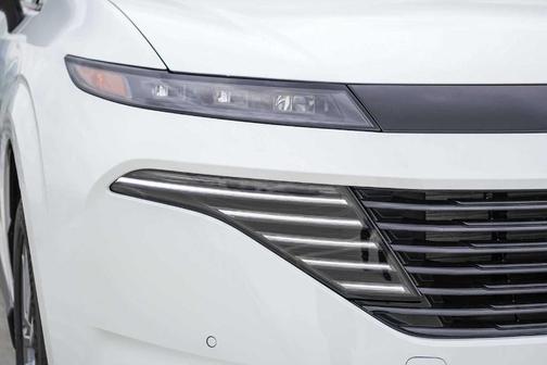 Everest White P 2026 Nissan Murano SL