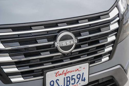 Boulder Gray Pearl 2025 Nissan Rogue SL
