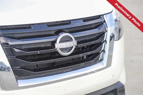 White 2024 Nissan Pathfinder SV