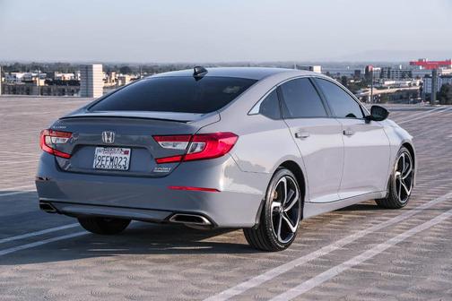 Sonic Gray Pearl 2022 Honda Accord Sport SE
